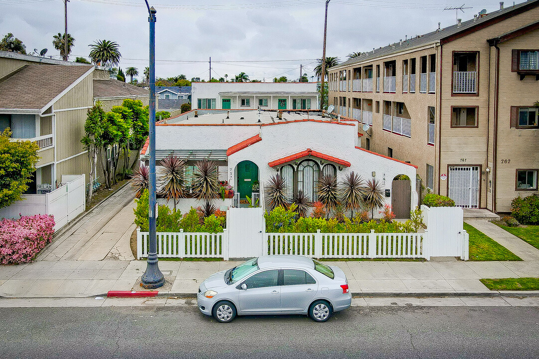 757 Redondo Ave in Long Beach, CA - Building Photo