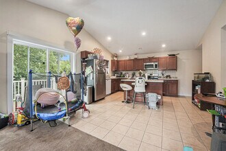 914 Sweet St NE in Grand Rapids, MI - Building Photo - Building Photo