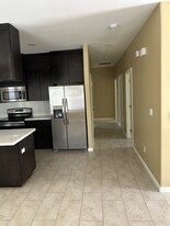 2401 N Mojave, Unit 2 Apartamentos