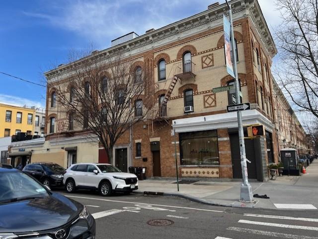 817 Onderdonk Ave in Queens, NY - Building Photo