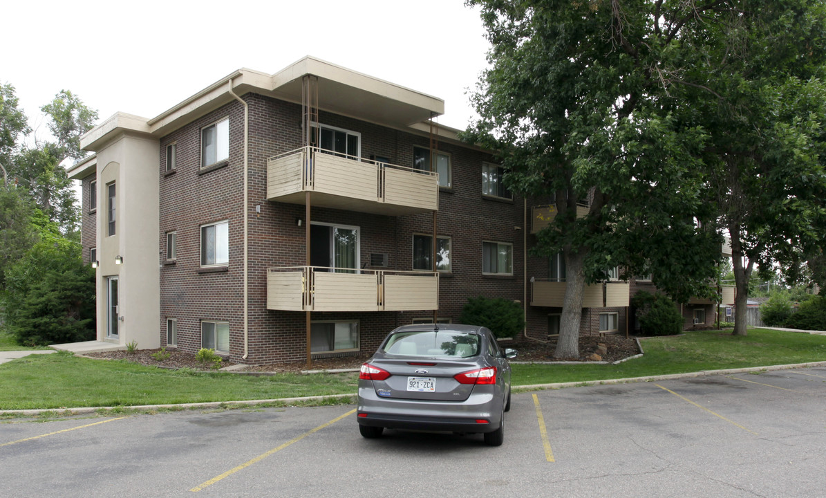 Off Belmar Apartments in Lakewood, CO - Foto de edificio