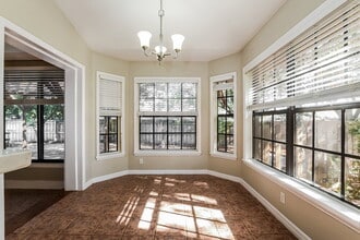 4661 Marsh Harbor Dr in Tavares, FL - Building Photo - Building Photo