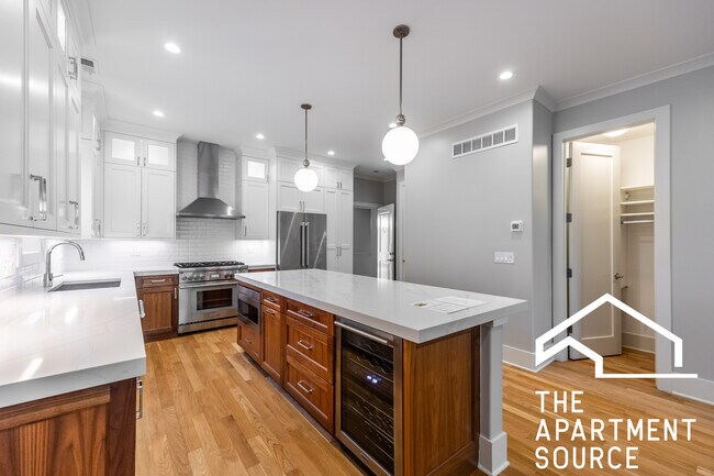 property at 4133 N Kenmore Ave