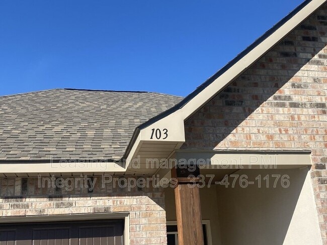 103 Tenor St in Youngsville, LA - Foto de edificio - Building Photo