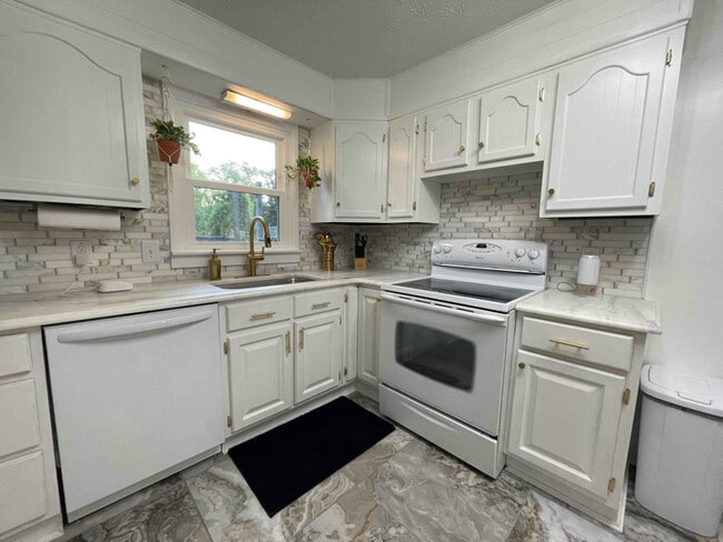 2512 E 72nd St in Indianapolis, IN - Building Photo - Building Photo