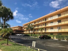 9273 SW 8th St in Boca Raton, FL - Building Photo