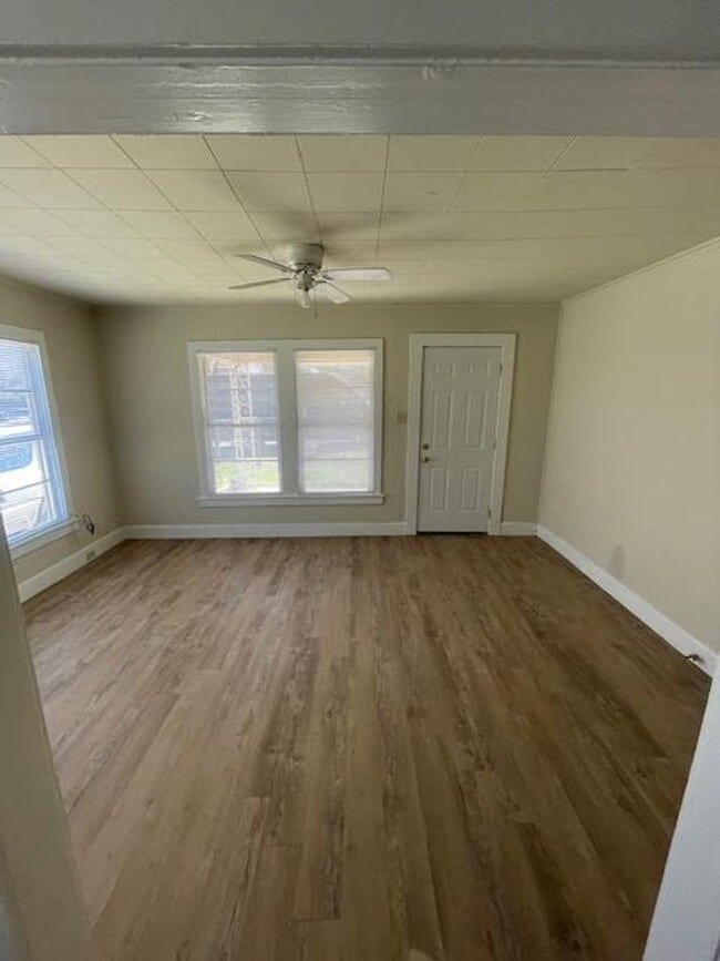 1725 McFerrin Ave in Waco, TX - Building Photo - Building Photo