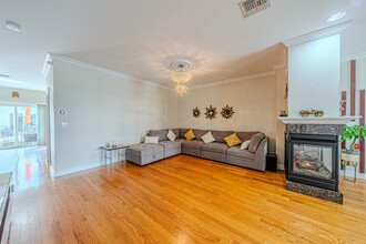 29 Jacob's Landing Way in Secaucus, NJ - Building Photo - Building Photo