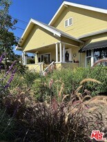 3017 Colorado Ave in Santa Monica, CA - Building Photo