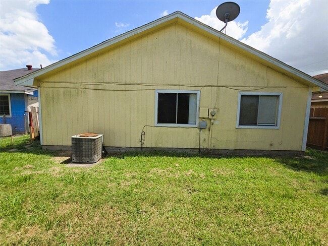 3930 Mohlerbruk Dr in Houston, TX - Foto de edificio - Building Photo