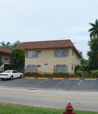 Sun Harbour Apartments in Fort Lauderdale, FL - Foto de edificio - Building Photo