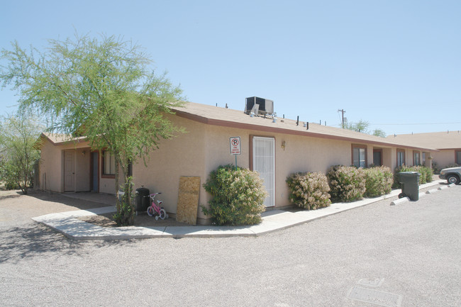 1012 E Blacklidge Dr in Tucson, AZ - Building Photo - Building Photo