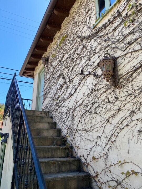 12254 Darlington Ave in Los Angeles, CA - Foto de edificio