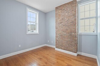 100 Griffith St in Jersey City, NJ - Building Photo - Building Photo