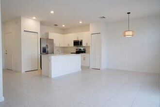 11833 NW 47th Manor in Coral Springs, FL - Building Photo - Building Photo