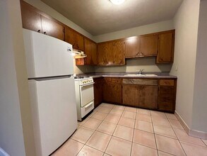 224 Bates Ave in St. Paul, MN - Foto de edificio - Interior Photo