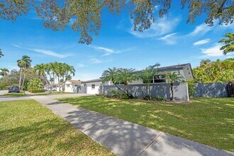 2015 NE 198th Terrace in Miami, FL - Building Photo - Building Photo