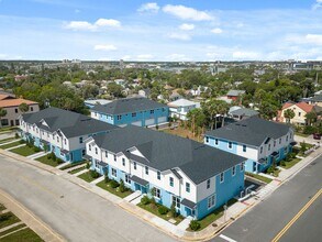 566 S Grandview Ave in Daytona Beach, FL - Building Photo - Building Photo