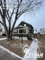 904 W 8th Ave in Oshkosh, WI - Building Photo