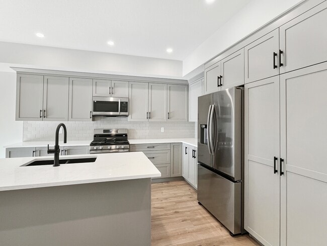 2618-2628 28 Ave SW in Calgary, AB - Building Photo - Building Photo