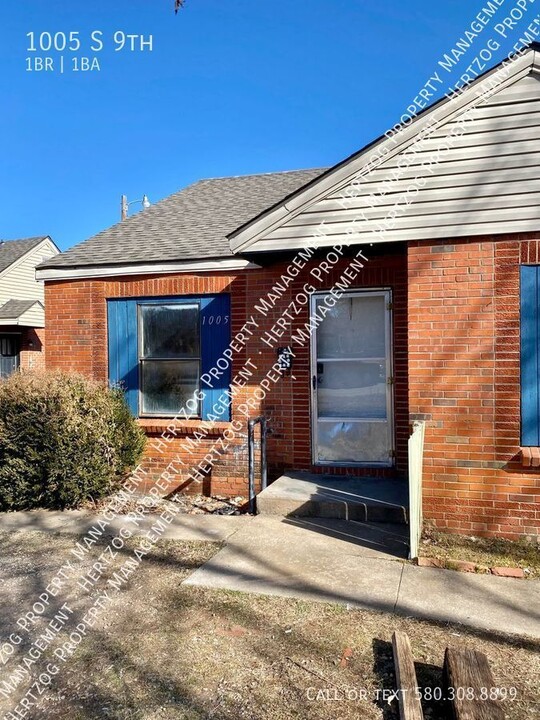 1005 S 9th St in Ponca City, OK - Building Photo