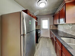 1749 Big Valley Way in Stone Mountain, GA - Foto de edificio - Building Photo