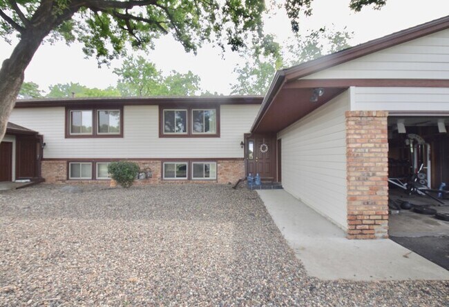 7003 McCauley Trail S in Minneapolis, MN - Building Photo - Building Photo