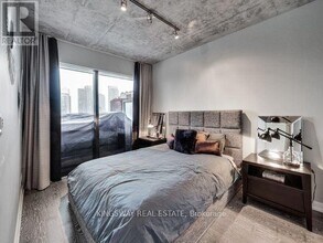 11 Charlotte St in Toronto, ON - Building Photo - Building Photo