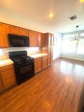 7960 Quaker Ridge Way in Sacramento, CA - Building Photo - Building Photo