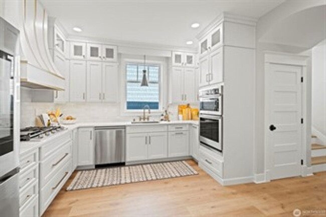 property at 4539 5th Ave NE