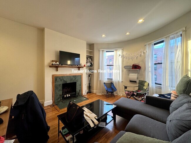 616 Columbus Ave, Unit 5 in Boston, MA - Foto de edificio - Building Photo