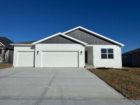 31750 W 168th Ct in Gardner, KS - Building Photo