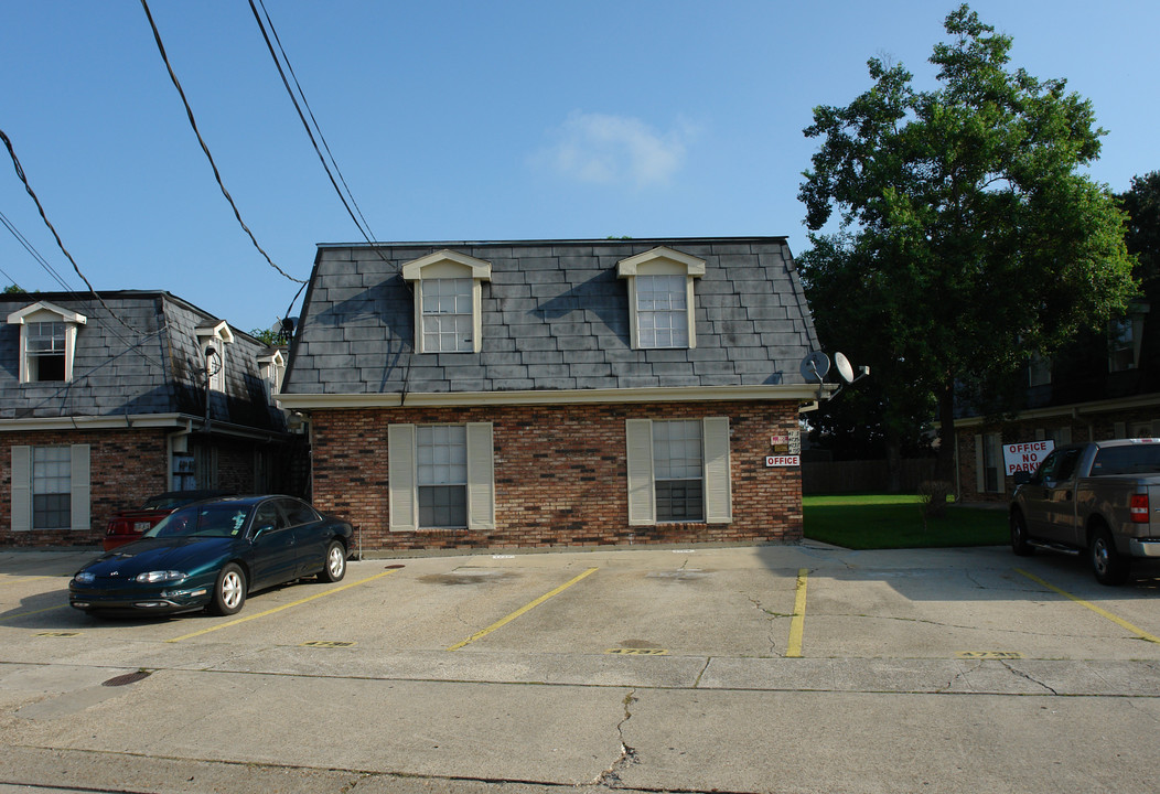 4733 Yale St in Metairie, LA - Foto de edificio