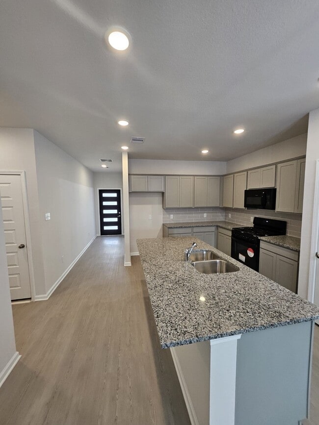 property at 2727 Crested Creek Ln