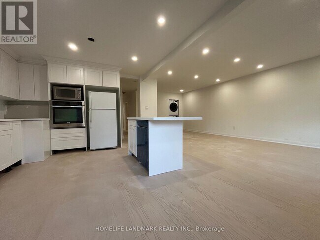 265 Neal Dr in Richmond Hill, ON - Building Photo - Building Photo