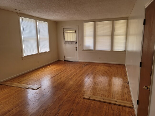 448 W Railroad Ave in Batesburg-leesville, SC - Foto de edificio - Building Photo