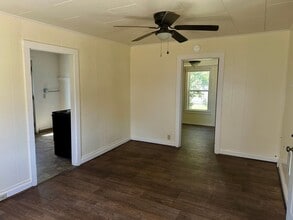 1406 Z Ave in La Grande, OR - Foto de edificio - Building Photo