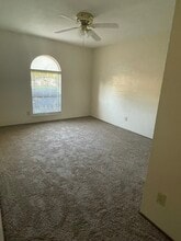 7206 Nutmeg Ln in Dallas, TX - Foto de edificio - Building Photo