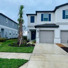 32065 Powderpuff Mimosa Dr in San Antonio, FL - Building Photo - Building Photo