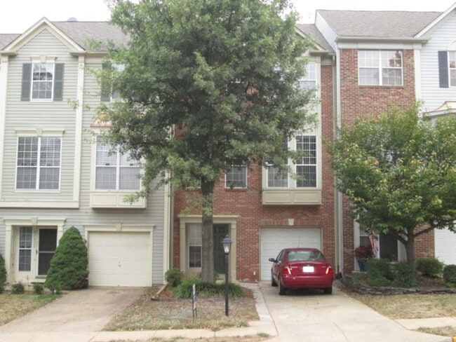 property at 47630 Sandbank Square