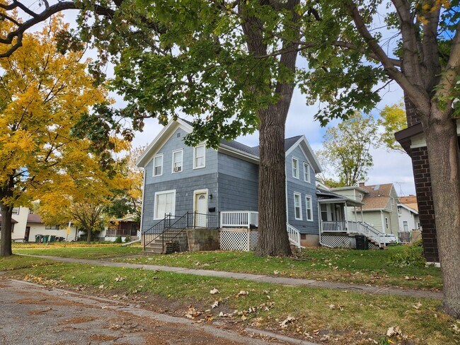 149 W 2nd St in Fond du Lac, WI - Building Photo - Building Photo