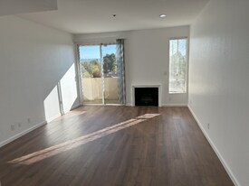 19350 Sherman Way in Los Angeles, CA - Building Photo