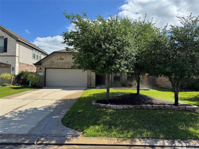 616 Maple Point Dr E in Conroe, TX - Foto de edificio - Building Photo