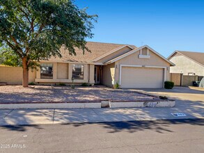 1443 E Wickieup Ln in Phoenix, AZ - Building Photo - Building Photo