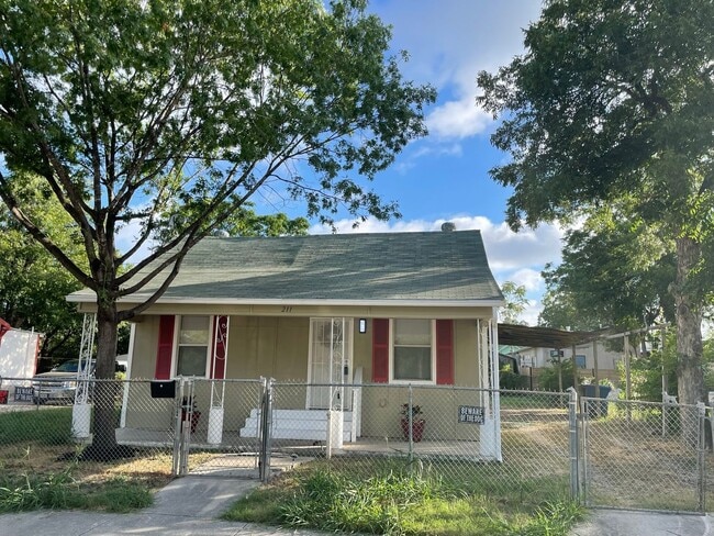 property at 211 E Fest St