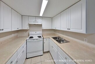 2885 Yellow Pine Ct-Unit -3 in Jacksonville, FL - Foto de edificio - Building Photo