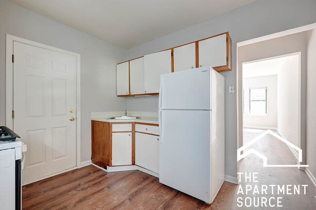 property at 5746 N Winthrop Ave