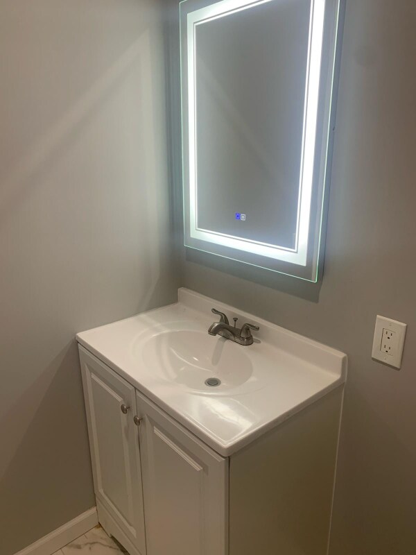 62 Plum St, Unit 204 in Paterson, NJ - Building Photo - Building Photo