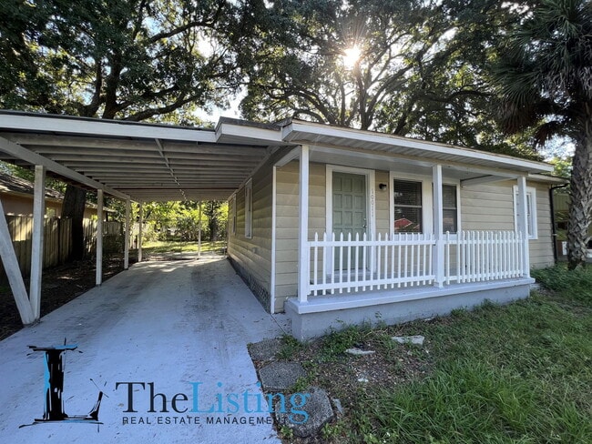 property at 10011 N Jasmine Ave