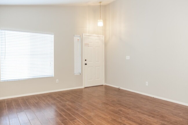 6333 Winter Valley Ct in Las Vegas, NV - Foto de edificio - Building Photo